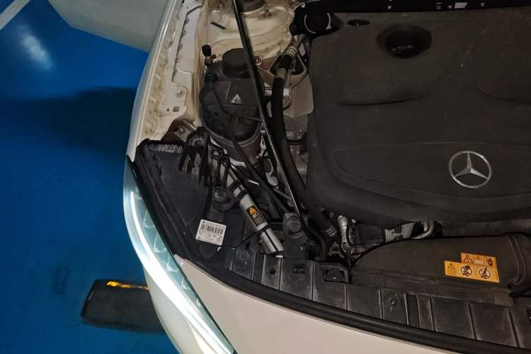 Used Mercedes-Benz GLA 2017 GLA 200 Sport Edition Engine Bay Right