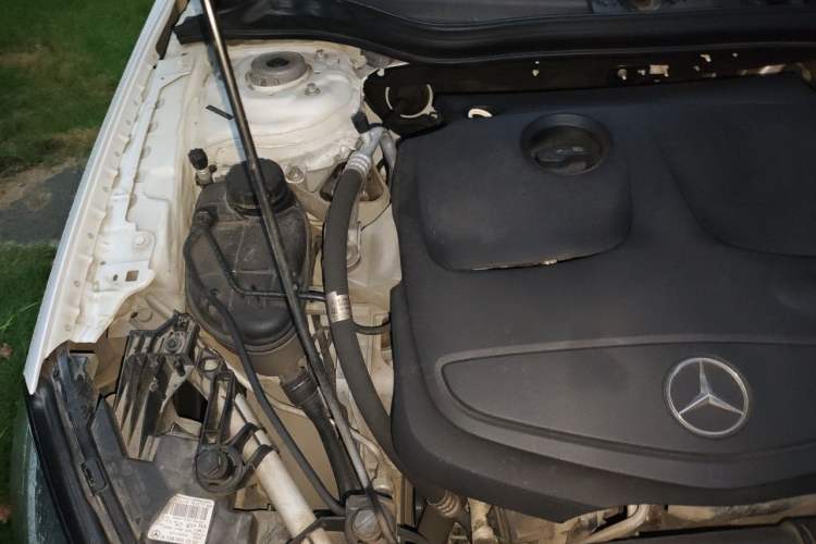 Used Mercedes-Benz GLA 2017 GLA 200 Sport Edition Engine Bay Right