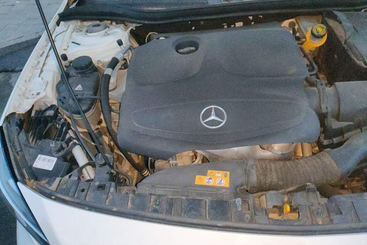 Used Mercedes-Benz GLA 2017 GLA 200 Sport Edition Engine Bay Right