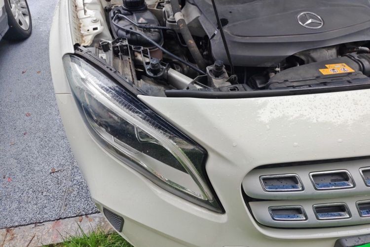 Used Mercedes-Benz GLA 2017 GLA 200 Fashion Model Engine Bay Right