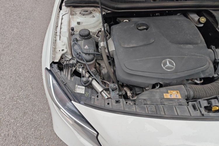 Used Mercedes-Benz GLA 2017 GLA 200 Sport Edition Engine Bay Right