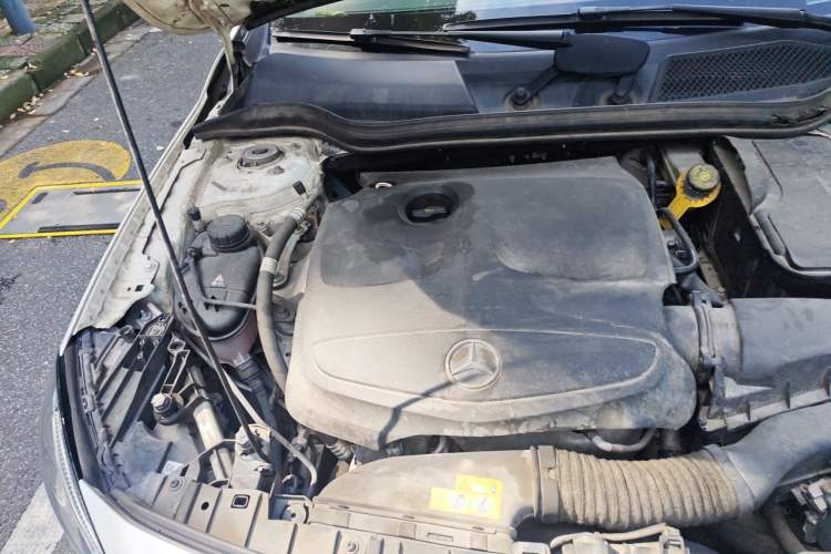 Used Mercedes-Benz GLA 2017 GLA 200 Fashion Model Engine Bay Right