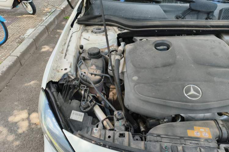 Used Mercedes-Benz GLA 2017 GLA 200 Sport Edition Engine Bay Right