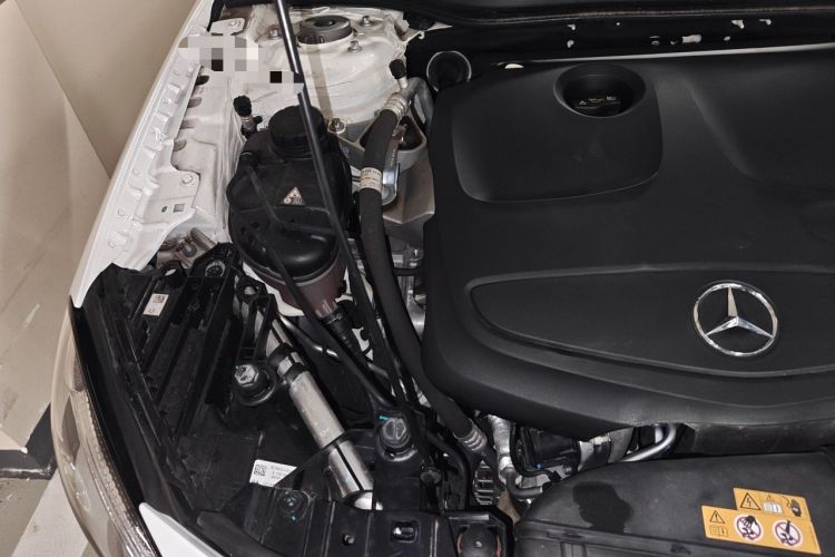 Used Mercedes-Benz GLA 2017 GLA 200 Fashion Model Engine Bay Right