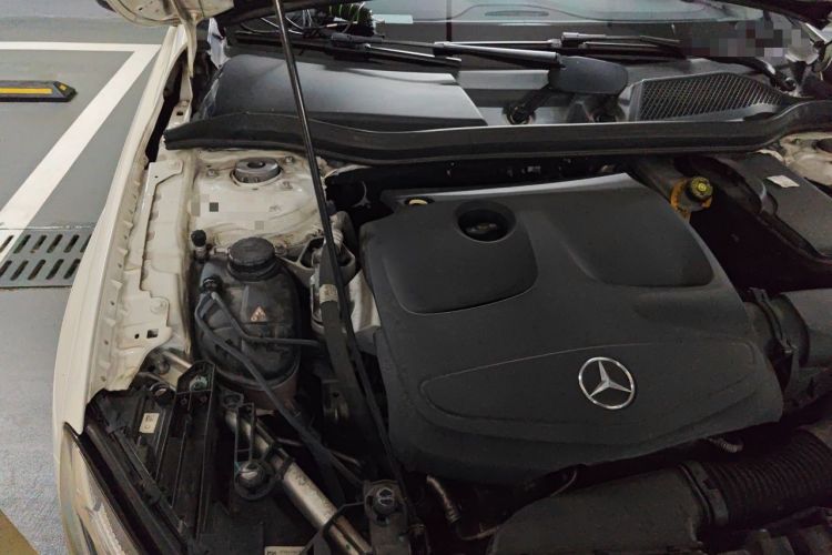 Used Mercedes-Benz GLA 2017 GLA 200 Fashion Model Engine Bay Right