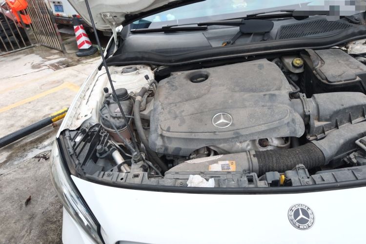 Used Mercedes-Benz GLA 2017 GLA 200 Fashion Model Engine Bay Right