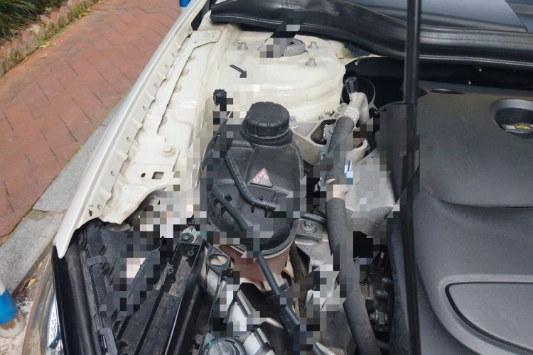 Used Mercedes-Benz GLA 2017 GLA 220 4MATIC Fashion Model Engine Bay Right