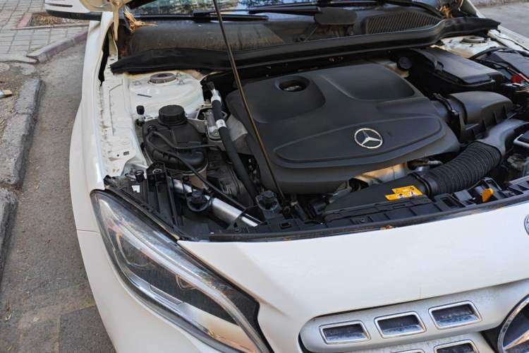 Used Mercedes-Benz GLA 2017 GLA 220 4MATIC Fashion Model Engine Bay Right