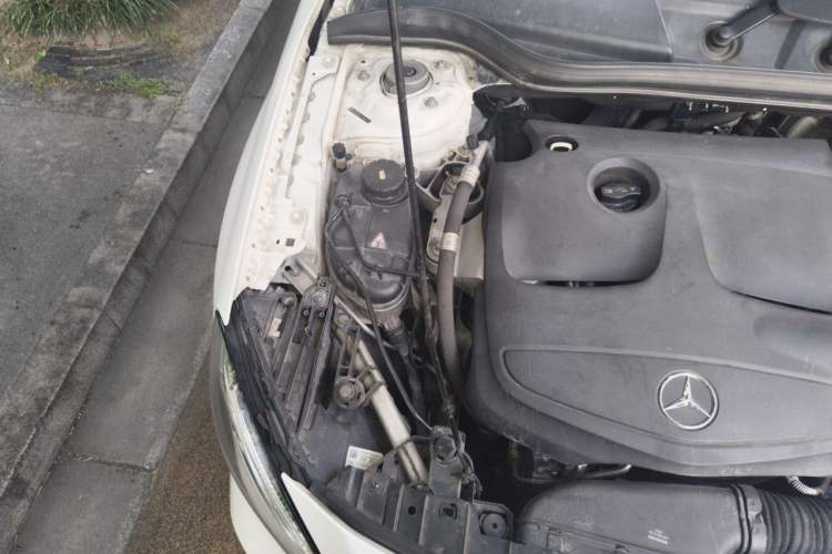 Used Mercedes-Benz GLA 2017 GLA 200 Fashion Model Engine Bay Right