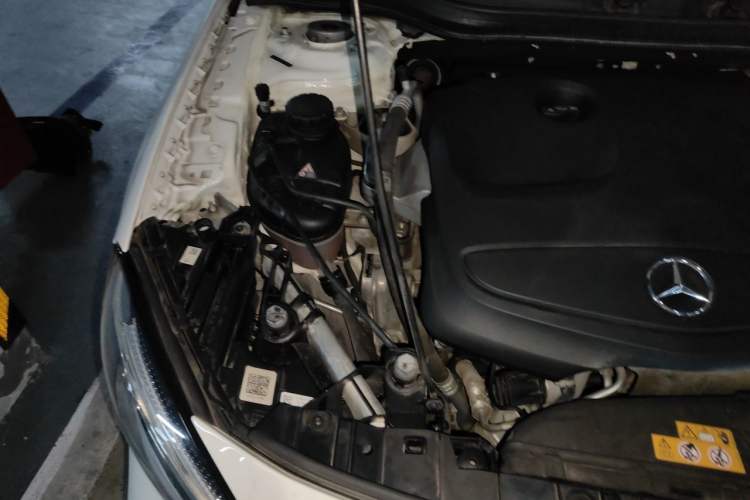 Used Mercedes-Benz GLA 2017 GLA 200 Fashion Model Engine Bay Right