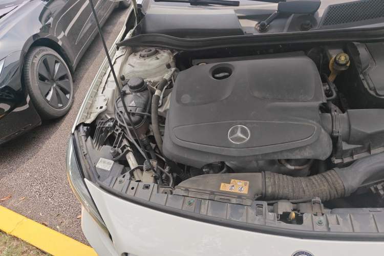 Used Mercedes-Benz GLA 2017 GLA 200 Sport Edition Engine Bay Right
