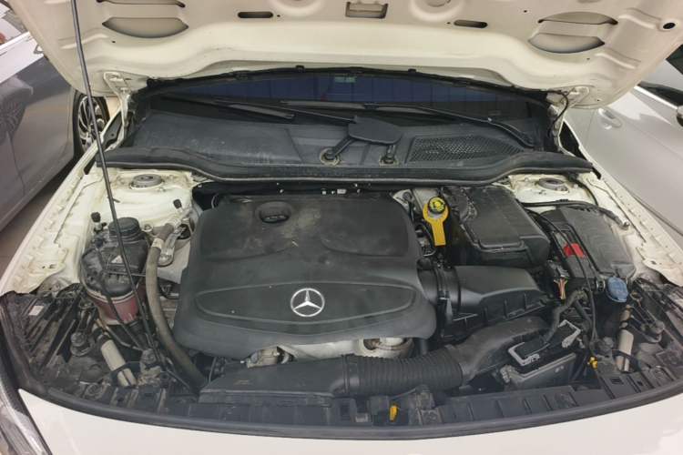 Used Mercedes-Benz GLA 2017 GLA 200 Fashion Model Engine Bay