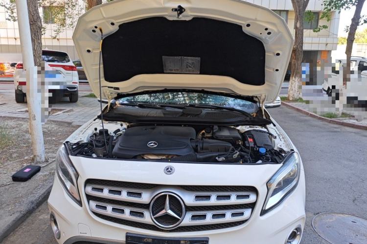 Used Mercedes-Benz GLA 2017 GLA 220 4MATIC Fashion Model Engine Bay