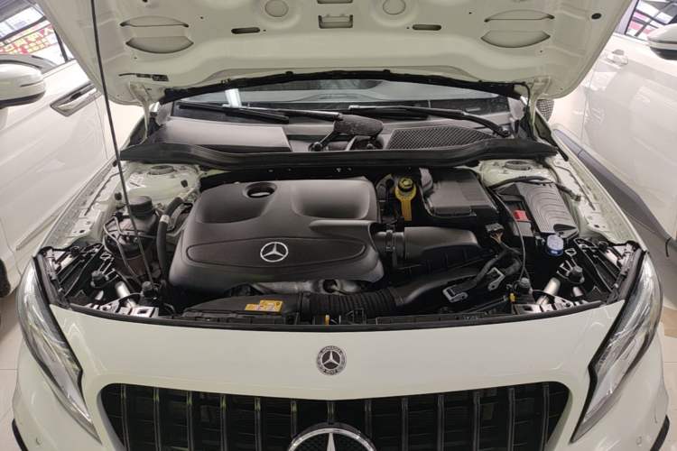 Used Mercedes-Benz GLA 2017 GLA 200 Fashion Model Engine Bay