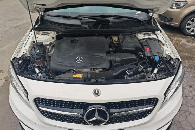 Used Mercedes-Benz GLA 2017 GLA 200 Fashion Model Engine Bay