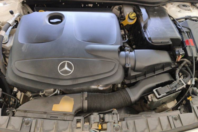 Used Mercedes-Benz GLA 2017 GLA 220 4MATIC Fashion Model Engine Bay