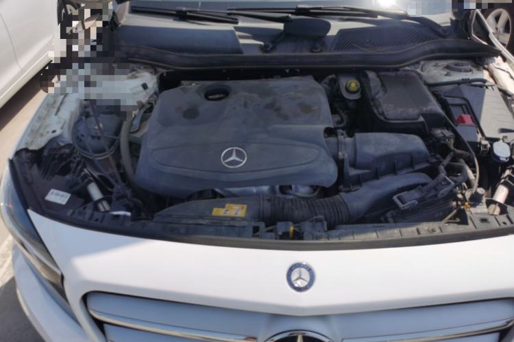 Used Mercedes-Benz GLA  Engine Bay