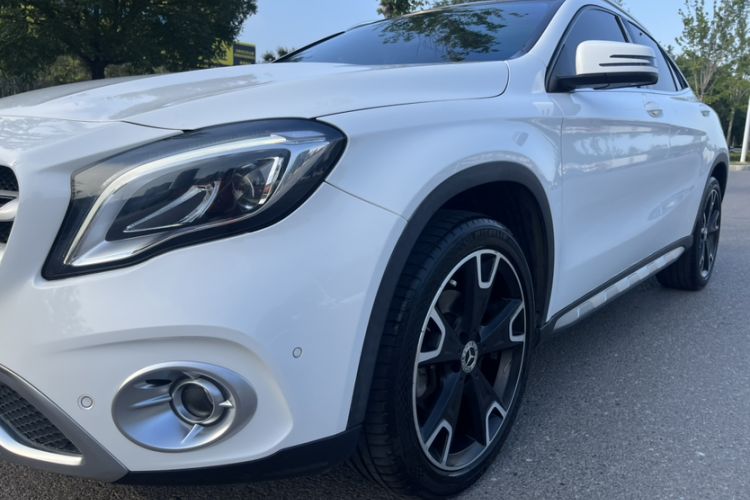 Used Mercedes-Benz GLA 2017 GLA 220 4MATIC Fashion Model Exterior 1