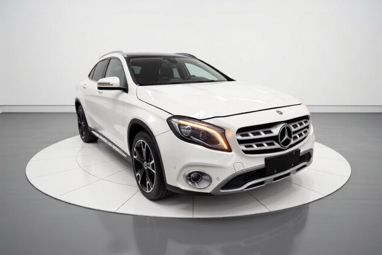 Used Mercedes-Benz GLA 2017 GLA 220 4MATIC Fashion Model Exterior 1