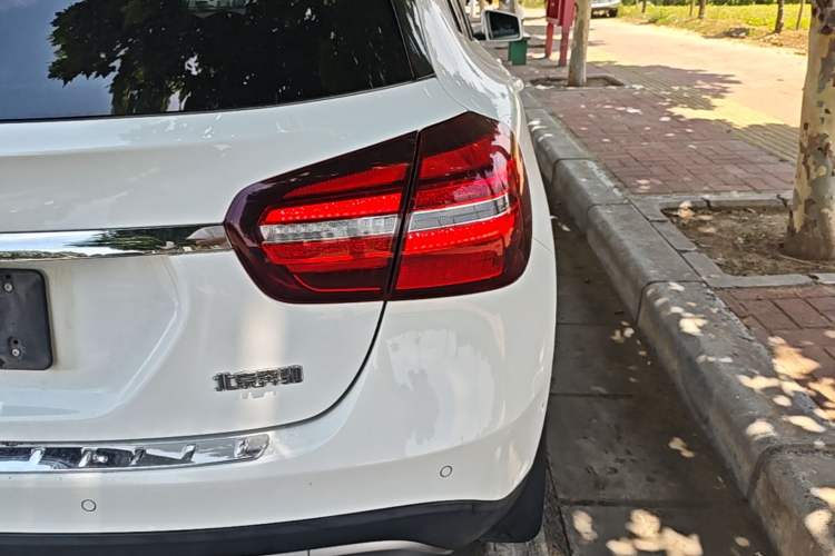 Used Mercedes-Benz GLA 2017 GLA 200 Fashion Model Exterior 3