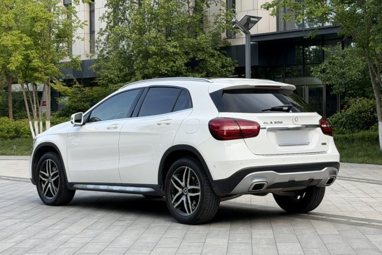 Used Mercedes-Benz GLA 2017 GLA 200 Fashion Model Exterior 3