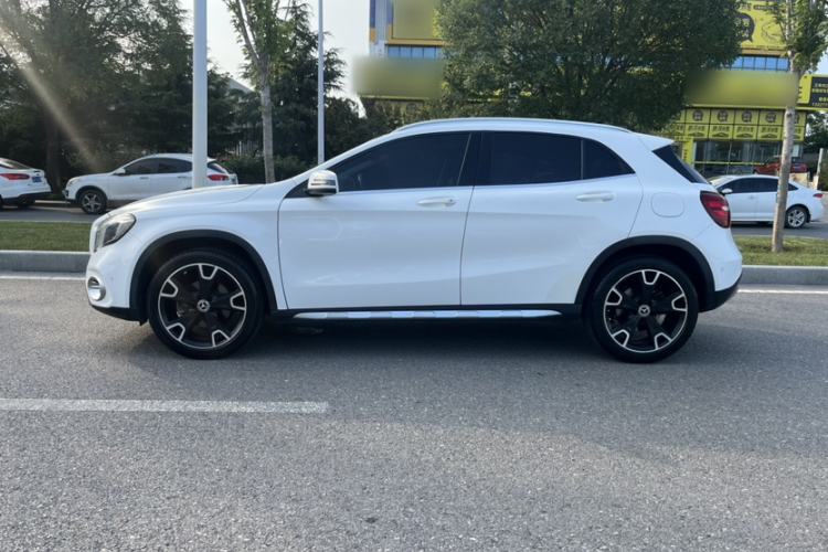 Used Mercedes-Benz GLA 2017 GLA 220 4MATIC Fashion Model Exterior 5