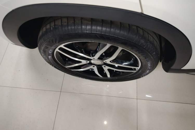 Used Mercedes-Benz GLA 2017 GLA 220 4MATIC Fashion Model Exterior 5