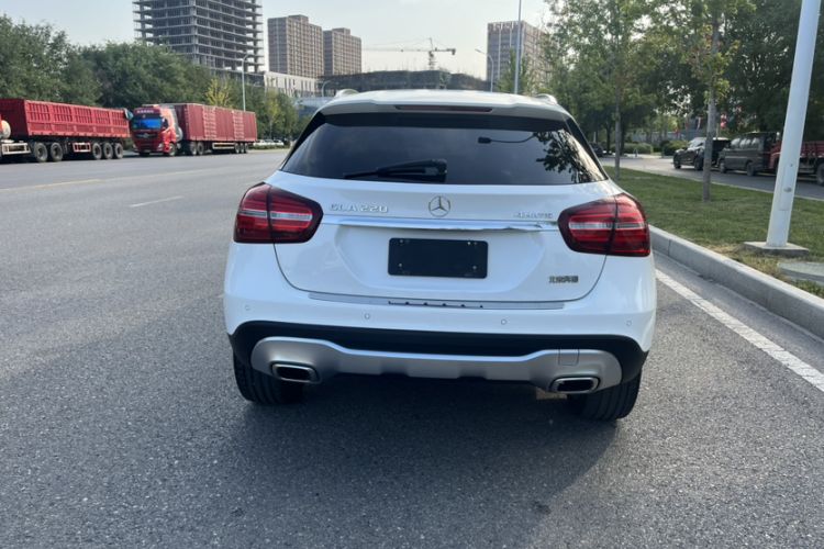 Used Mercedes-Benz GLA 2017 GLA 220 4MATIC Fashion Model Exterior 6