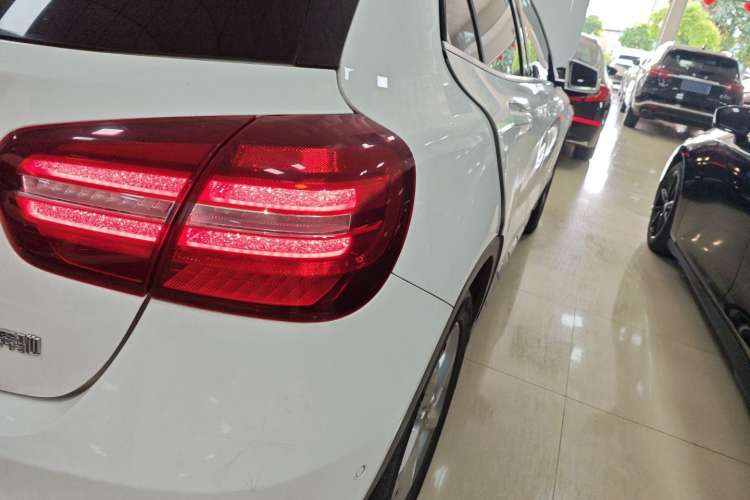 Used Mercedes-Benz GLA 2017 GLA 200 Sport Edition Exterior 6