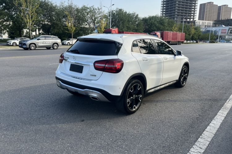 Used Mercedes-Benz GLA 2017 GLA 220 4MATIC Fashion Model Exterior 7