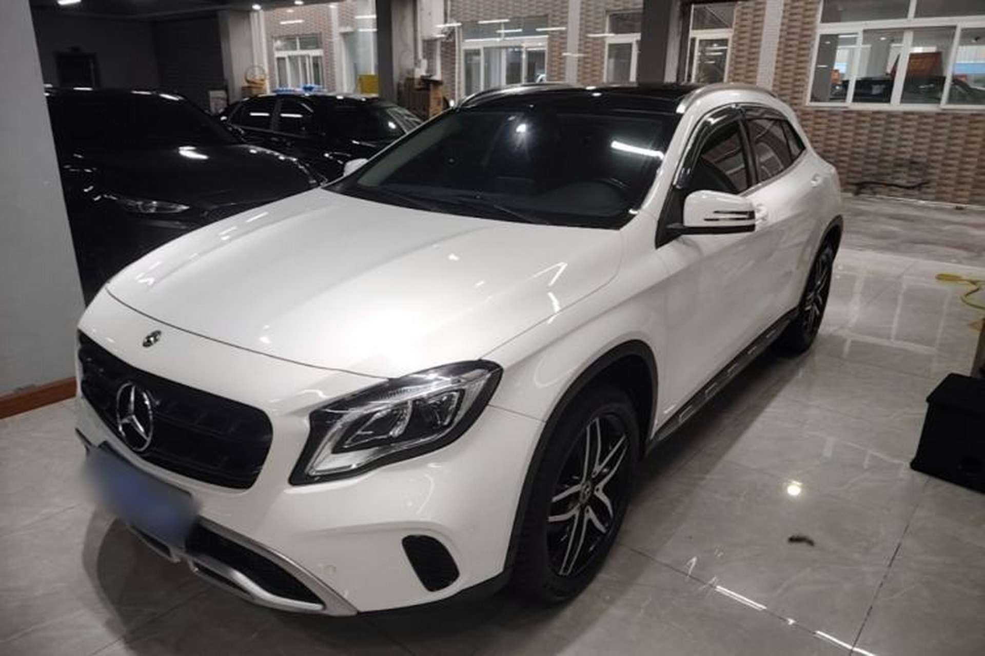 Used Mercedes-Benz GLA 2017 GLA 200 Fashion Model Front Left 45 Deg