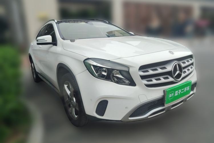 Used Mercedes-Benz GLA 2017 GLA 200 Sport Edition Front Right 45 Deg