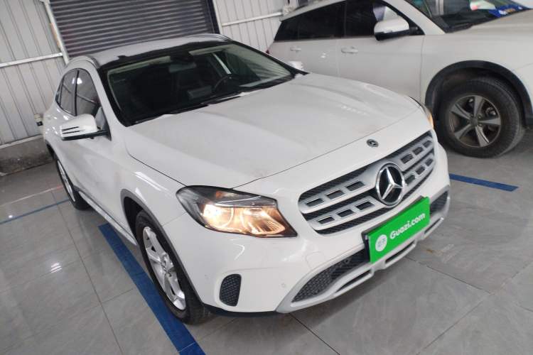 Used Mercedes-Benz GLA 2017 GLA 200 Sport Edition Front Right 45 Deg