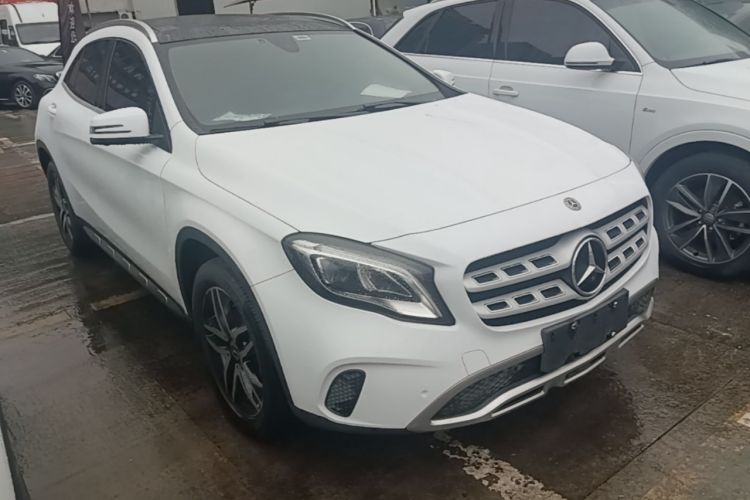 Used Mercedes-Benz GLA 2017 GLA 200 Fashion Model Front Right 45 Deg