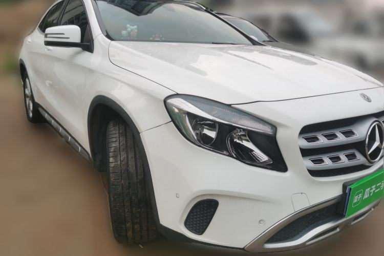 Used Mercedes-Benz GLA 2017 GLA 200 Sport Edition Front Right 45 Deg