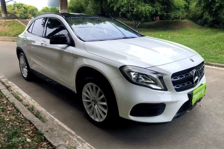 Used Mercedes-Benz GLA 2017 GLA 200 Fashion Model Front Right 45 Deg