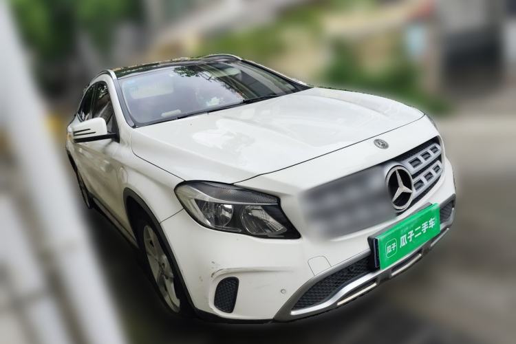 Used Mercedes-Benz GLA 2017 GLA 200 Sport Edition Front Right 45 Deg