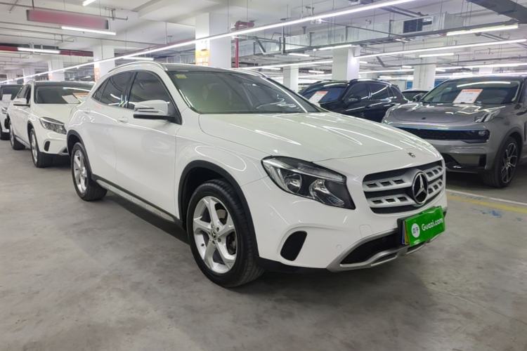 Used Mercedes-Benz GLA 2017 GLA 200 Sport Edition Front Right 45 Deg
