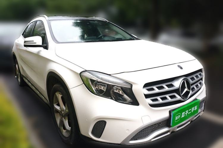 Used Mercedes-Benz GLA 2017 GLA 200 Sport Edition Front Right 45 Deg