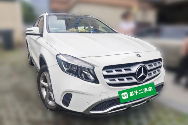 Used Mercedes-Benz GLA 2017 GLA 200 Sport Edition Front Right 45 Deg