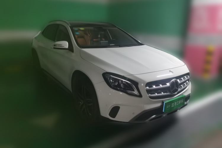 Used Mercedes-Benz GLA 2017 GLA 200 Fashion Model Front Right 45 Deg