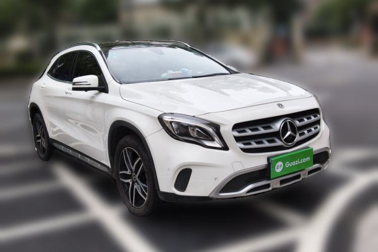 Used Mercedes-Benz GLA 2017 GLA 200 Fashion Model Front Right 45 Deg