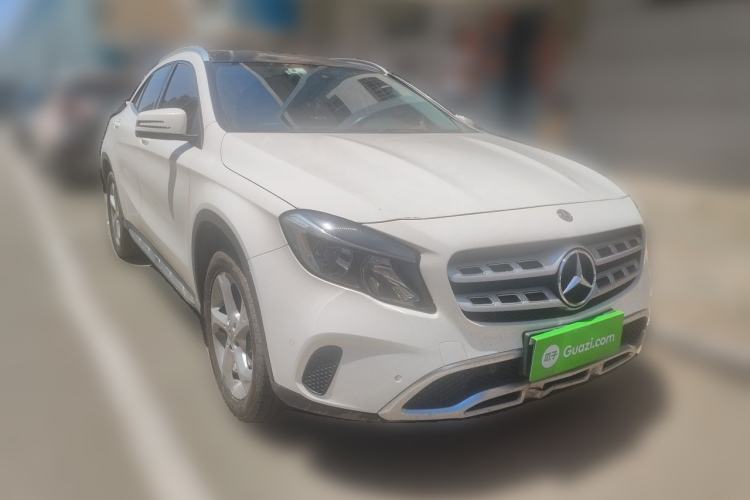 Used Mercedes-Benz GLA 2017 GLA 200 Sport Edition Front Right 45 Deg