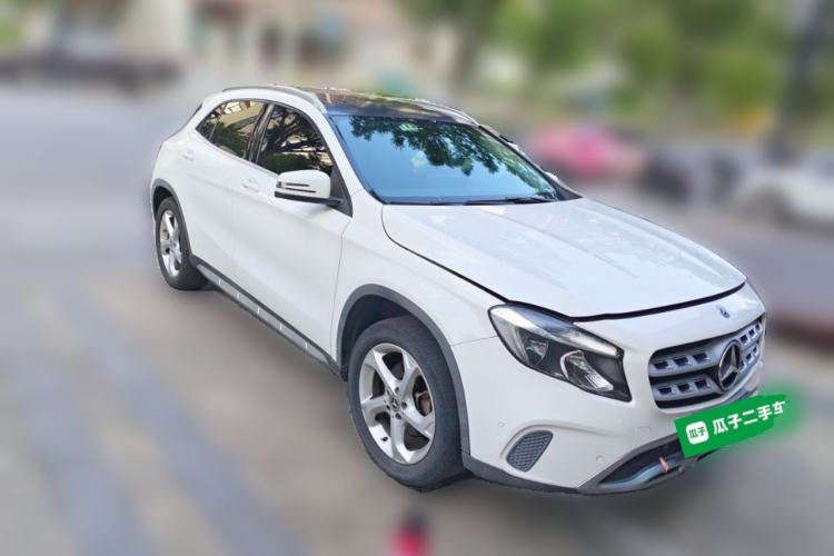 Used Mercedes-Benz GLA 2017 GLA 200 Sport Edition Front Right 45 Deg