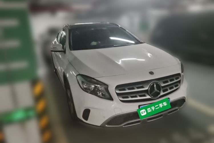 Used Mercedes-Benz GLA 2017 GLA 200 Sport Edition Front Right 45 Deg