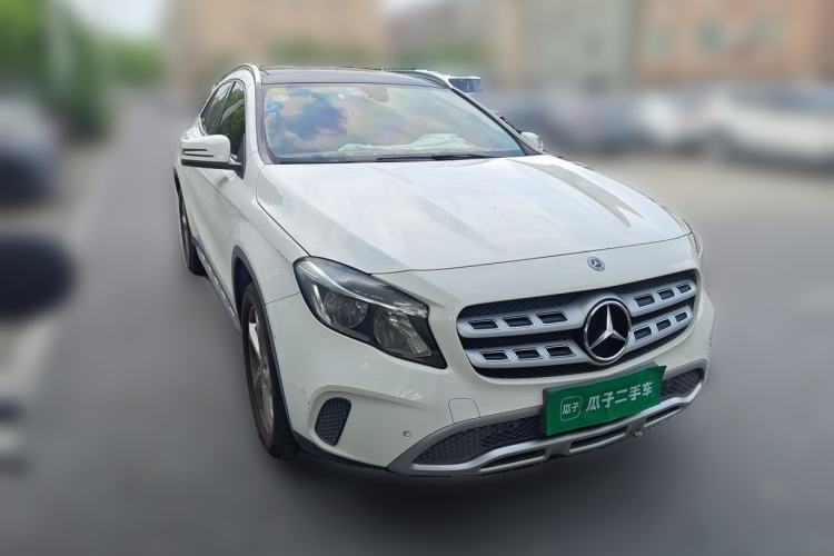 Used Mercedes-Benz GLA 2017 GLA 200 Sport Edition Front Right 45 Deg