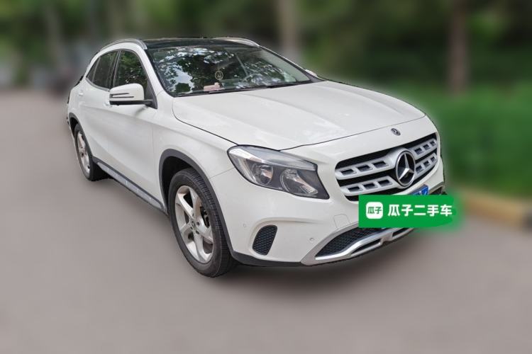 Used Mercedes-Benz GLA 2017 GLA 200 Sport Edition Front Right 45 Deg