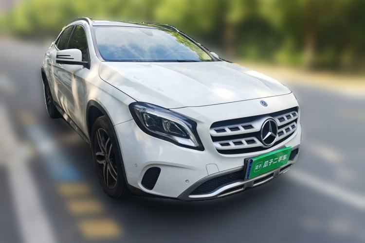Used Mercedes-Benz GLA 2017 GLA 200 Fashion Model Front Right 45 Deg