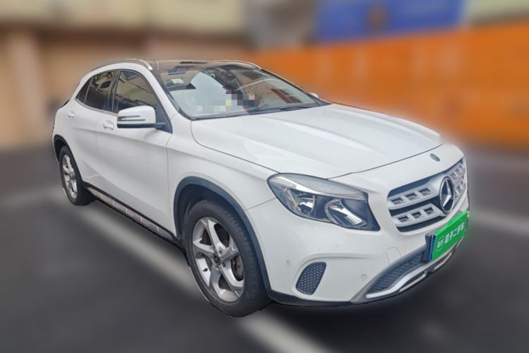 Used Mercedes-Benz GLA 2017 GLA 200 Sport Edition Front Right 45 Deg