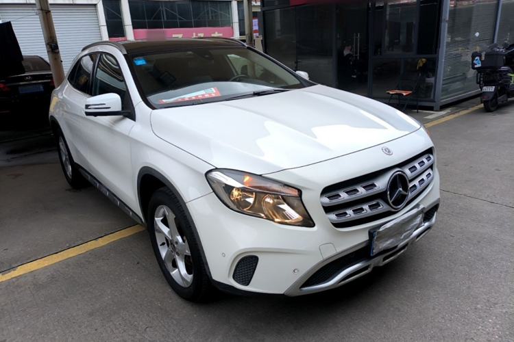 Used Mercedes-Benz GLA 2017 GLA 200 Sport Edition Front Right 45 Deg